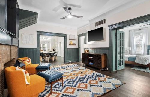 Shaw Casa | Luxury Living: Grand 7BR/5BA near Everything