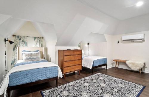 Shaw Casa | Luxury Living: Grand 7BR/5BA near Everything