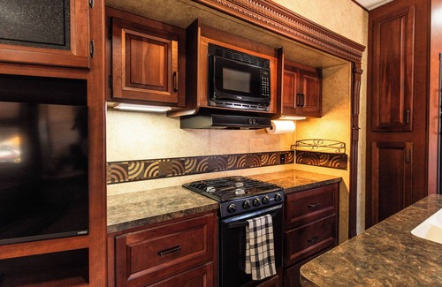 Mesilla Park Casa | Luxury living in a roomy 5th wheel located in a secluded pecan orchard.