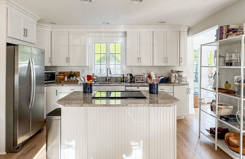 Edgartown Casa | Luxury Living in Downtown Edgartown w/ Heated Pool