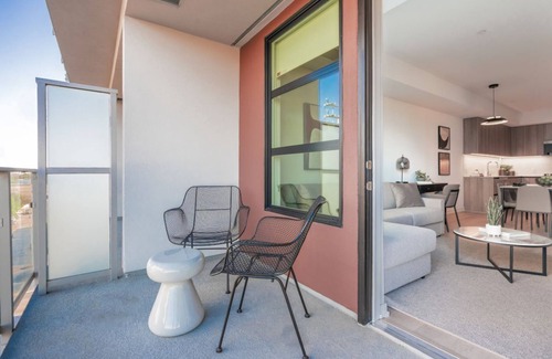 Melrose Condominio | Luxury Living in Level Hollywood - Furnished Suites for 30+ Night Stays!