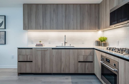 Melrose Condominio | Luxury Living in Level Hollywood - Furnished Suites for 30+ Night Stays!