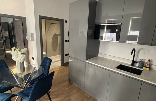 West Finchley Apartamento | Luxury Living in North London – Stylish 2BR with En-Suite & Free Parking