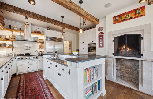Forestview Casa | Luxury living in prime location