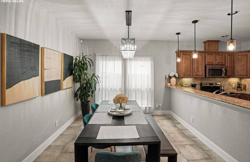 Wetmore Casa | Luxury Living, La Cantera, Six Flags, & Hiking!