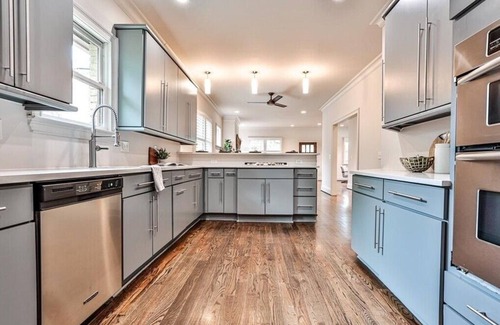 Old Fourth Ward Casa | Luxury Living w/ Skyline View+Wine Bar+Huge Master Suite near PCM & Beltline