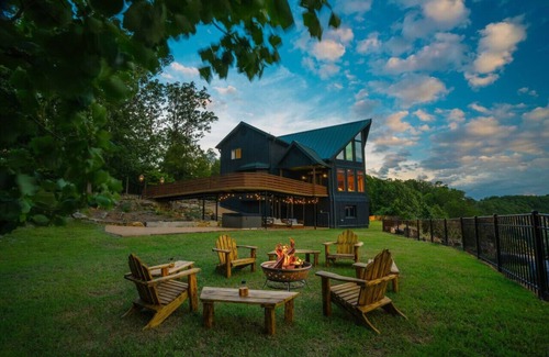 Pegram Cabina | Luxury Lodge! 5000 sqft only 25 mins to Nashville