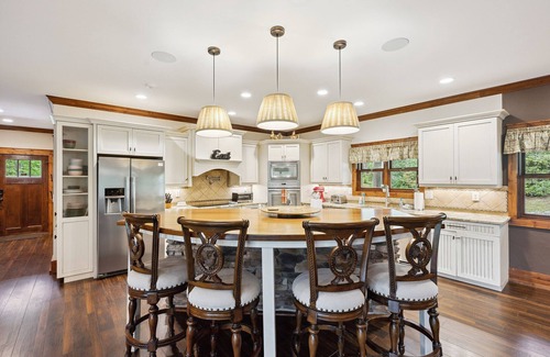 Sapphire Casa | Luxury Lodge Sleeps 26 Comfortably at Sapphire Valley Resort