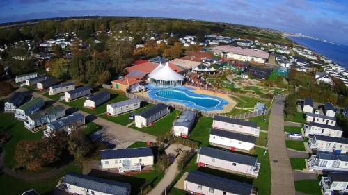 Hopton on Sea Cabina | Luxury Lodge With Stunning Full Sea Views At Hopton Ref 80010W