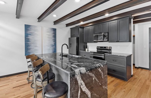 Hill City Apartamento | Luxury Loft 3 on Main Street