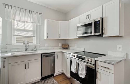 Luray Apartamento | Luxury Loft at Luray - Mins to Main St & Caverns!