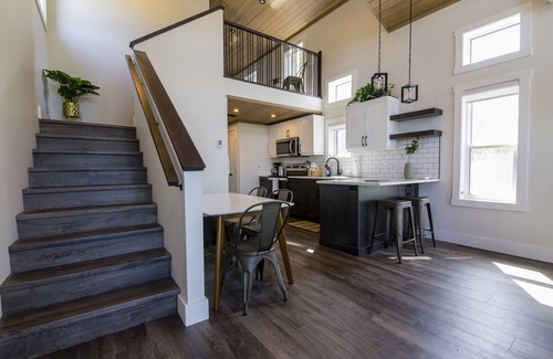 Manitou Beach Casa | LUXURY LOFT COTTAGE IN MANITOU BEACH