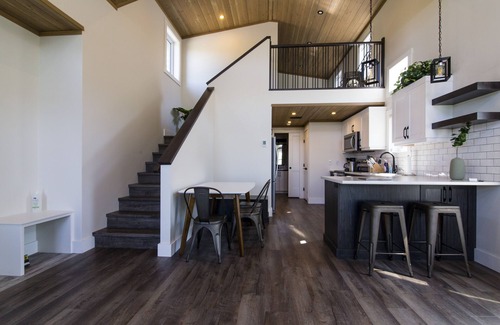 Manitou Beach Casa | LUXURY LOFT COTTAGE IN MANITOU BEACH