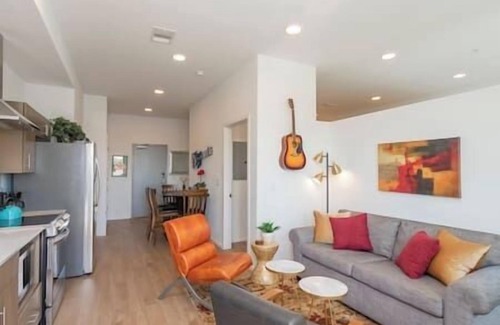 Edgehill Condominio | Luxury Loft Downtown! Walk to bars, restaurants!