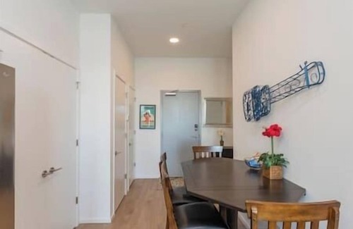 Edgehill Condominio | Luxury Loft Downtown! Walk to bars, restaurants!