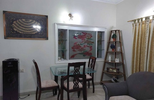 Gulshan-e-Iqbal Casa | Luxury Loft Haven