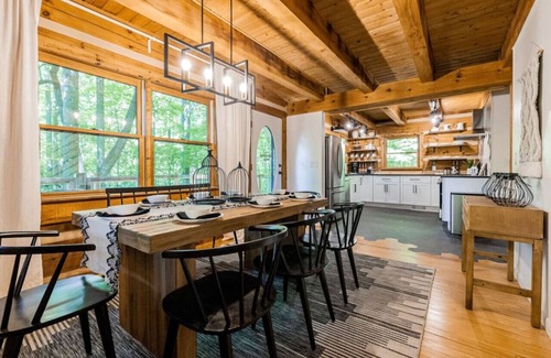 Asheville Cabina | Luxury Log Cabin *Waterfall*Hot Tub*Firepit*Hiking