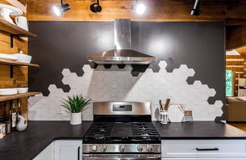 Asheville Cabina | Luxury Log Cabin *Waterfall*Hot Tub*Firepit*Hiking