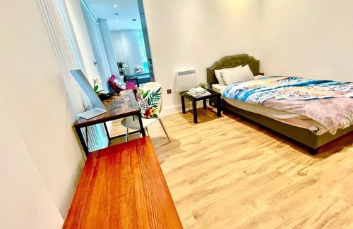 Hanger Hill Apartamento | Luxury London New Modern Apartment next to Tube⭐️