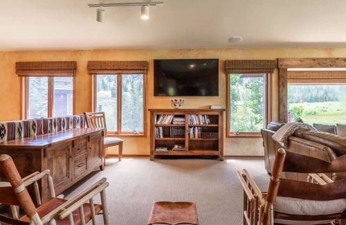 Mammoth Lakes Cabina | Luxury Mammoth Rock Corner Cabin - Trails/Golf