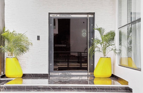 Ofin Casa | Luxury Mansion Shortlet w/cinema & game room