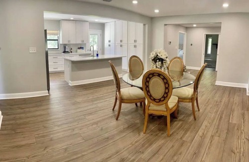 Northside Casa | Luxury Mansion w/ Putting Green and Lavish Pool
