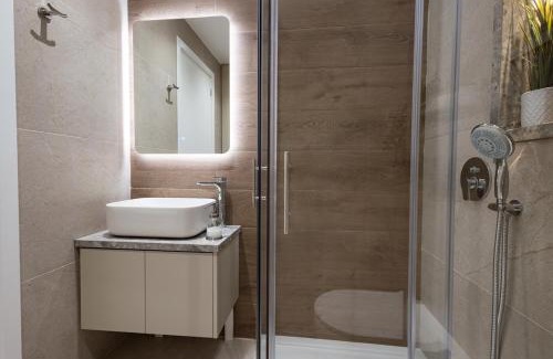Limassol Apartamento | Luxury Marina Beach Stay
