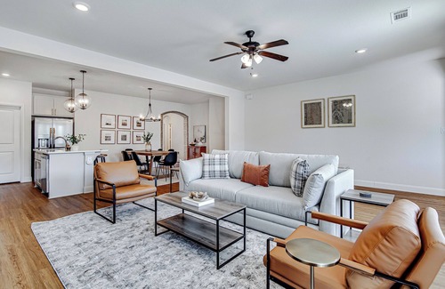 Fort Worth Casa | Luxury Meets Comfort: Your Dream Stay Awaits!