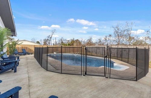 Lake Charles Casa | Luxury Meets Convenience-Your Private Oasis Awaits!