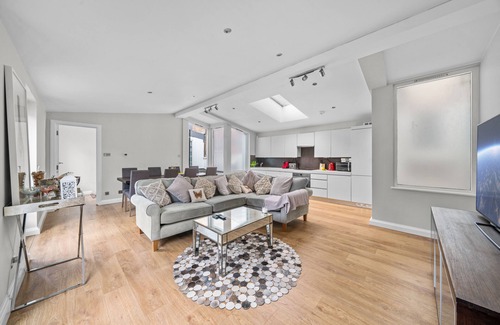 Shepherd's Bush Casa | Luxury Mews House in Great Location