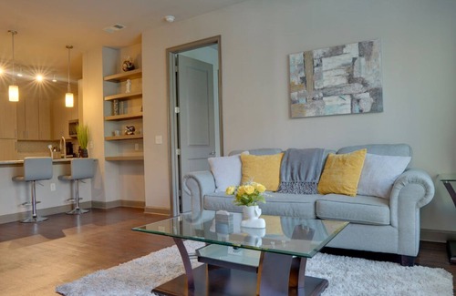 Home Park Apartamento | Luxury Midtown Oasis: Rooftop & Pool