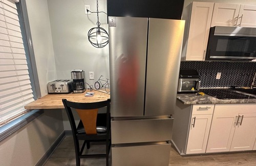 Church Street Apartamento | Luxury Mini studio 1 min from Southern Regional Hospital 15 mins from APT A