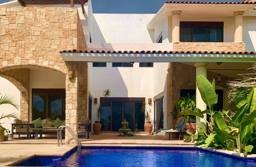 Todos Santos Casa | Luxury mixed with nature.