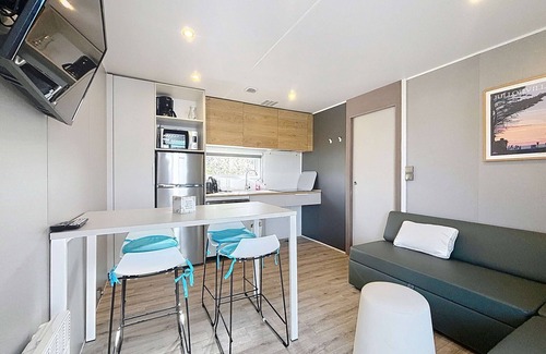 Jullouville-les-Pins Casa | Casa móvil con piscina y playa cercana, 4 personas, 2 habitaciones, 2 baños