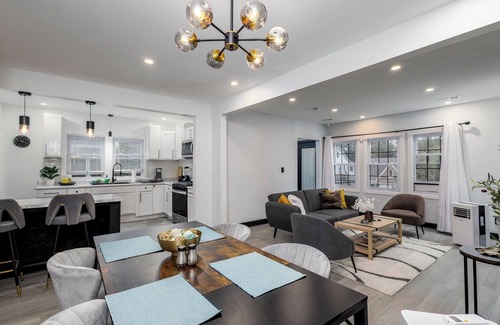 Detroit Casa | Modern Luxury 2 bed 1 bath Getaway