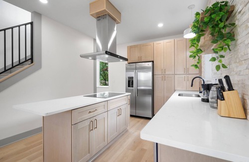 Nashville Casa | Luxury modern 3bd/3ba, sauna, EV charger, 15mi BNA 7mi Broadway 6mi Vandy