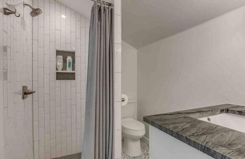 Central Oklahoma City Casa | Luxury Modern 3BR - Private Primary Suite!