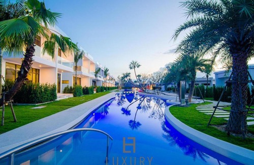 Hua Hin Villa | Luxury Modern 4 Bedroom Resort Pool Villa LL110