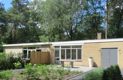 Zelhem Casa | Bungalow moderno de lujo rodeado de tranquilidad, privacidad y naturaleza.