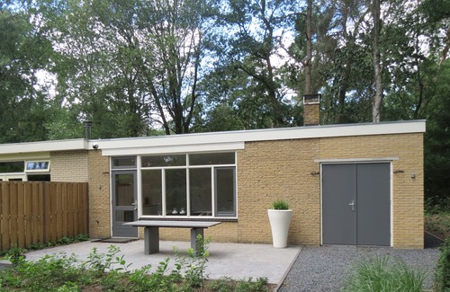 Zelhem Casa | Bungalow moderno de lujo rodeado de tranquilidad, privacidad y naturaleza.