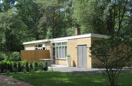 Zelhem Casa | Bungalow moderno de lujo rodeado de tranquilidad, privacidad y naturaleza.