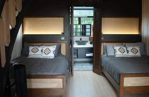 Pulilan Complejo | Luxury Modern Cabin in Bulacan w/ Pool Near Manila