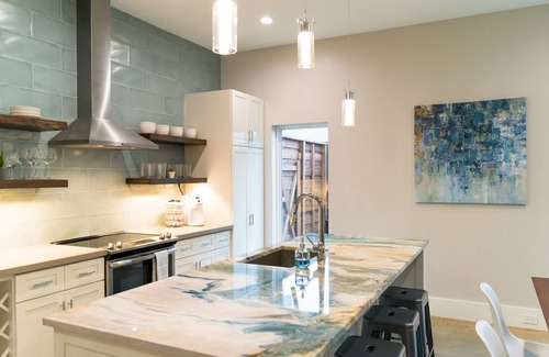 Old East Dallas Casa | Luxury Modern Dallas Oasis with Hot Tub