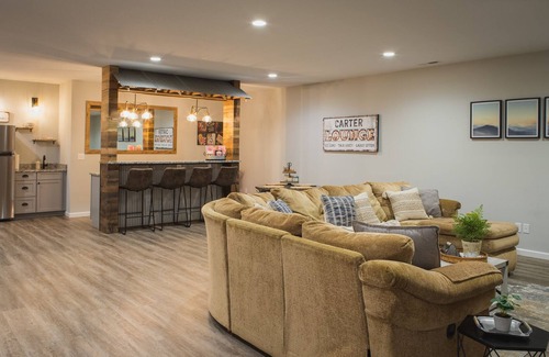 Barnardsville Casa | Luxury Modern Farmhouse Private Hiking & Creek area close to Asheville