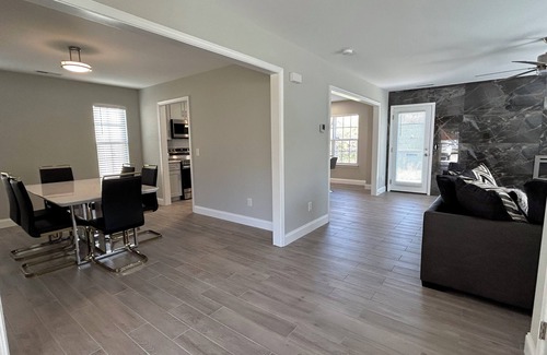 Charlotte Casa | Luxury modern home near uptown!