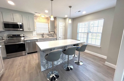 Charlotte Casa | Luxury modern home near uptown!