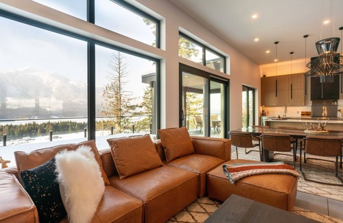 Revelstoke Chalet De Esquí | Luxury Modern Home Slope Side on Revelstoke Mountain Resort