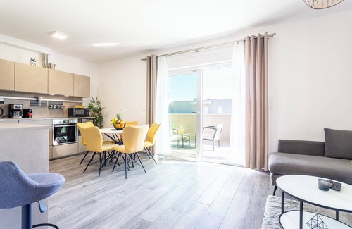Mejasi Apartamento | Luxury modern penthouse w jacuzzi & huge terrace