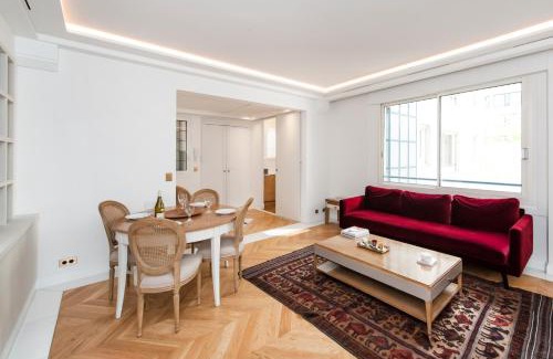 Champs-Elysees Apartamento | Luxury Montaigne apartment