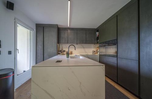 St. Moritz Apartamento | Luxury Mountain Apartment with Private Sauna and Underground Parking